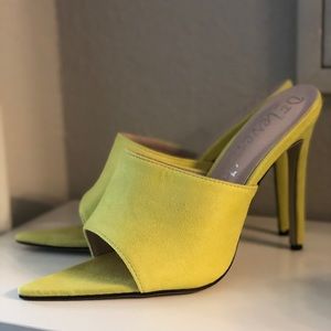 Lime point toe slide on heel